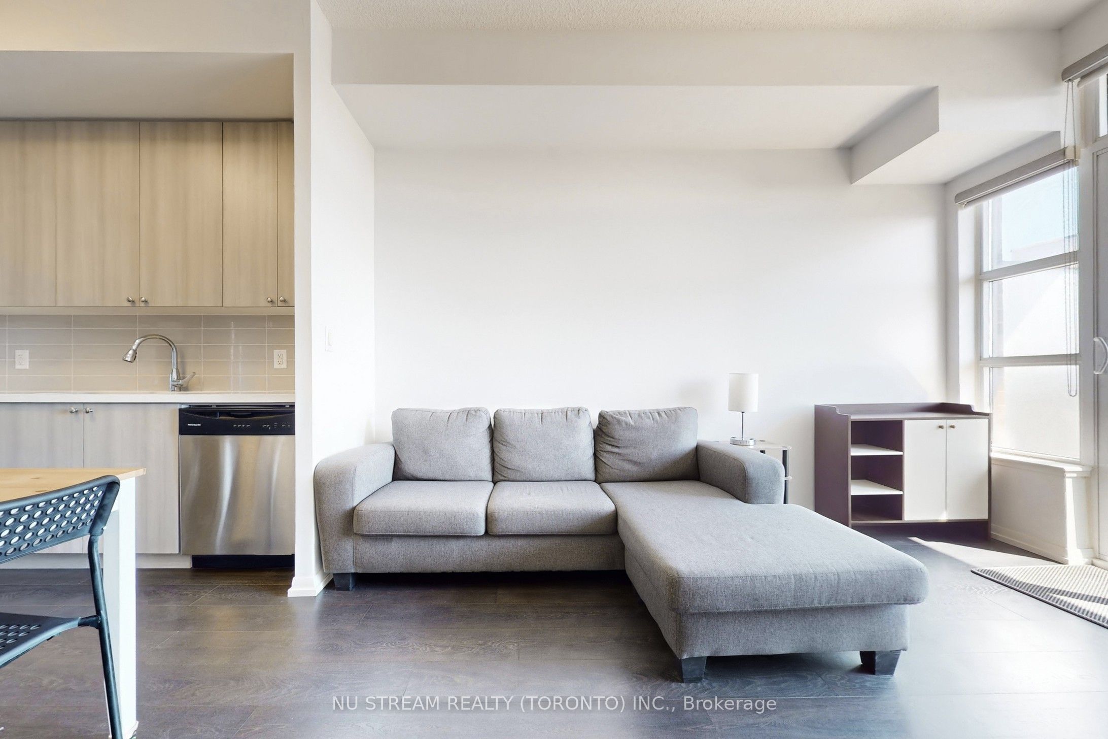 540 Bur Oak Avenue 535