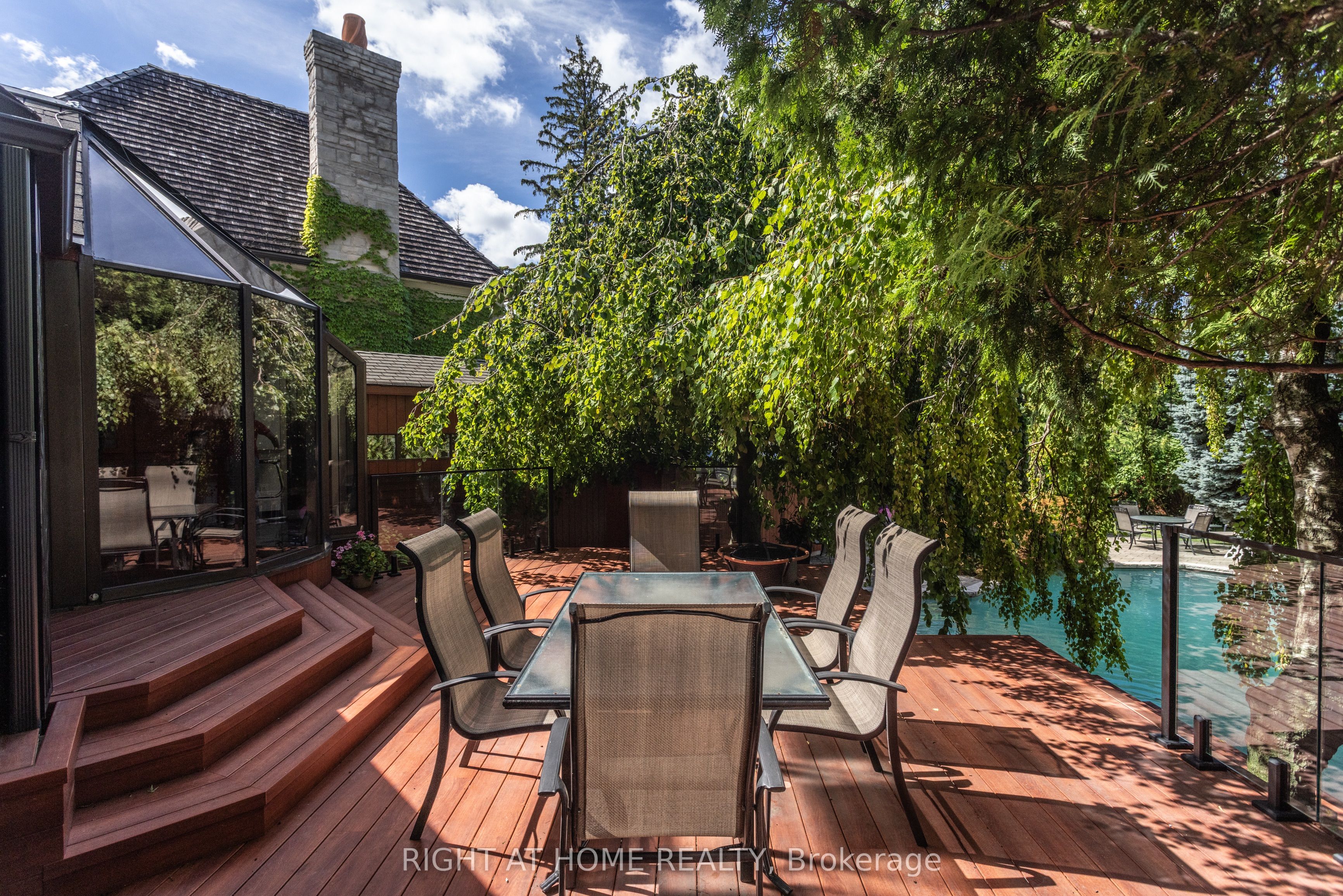 428 Russell Hill Road