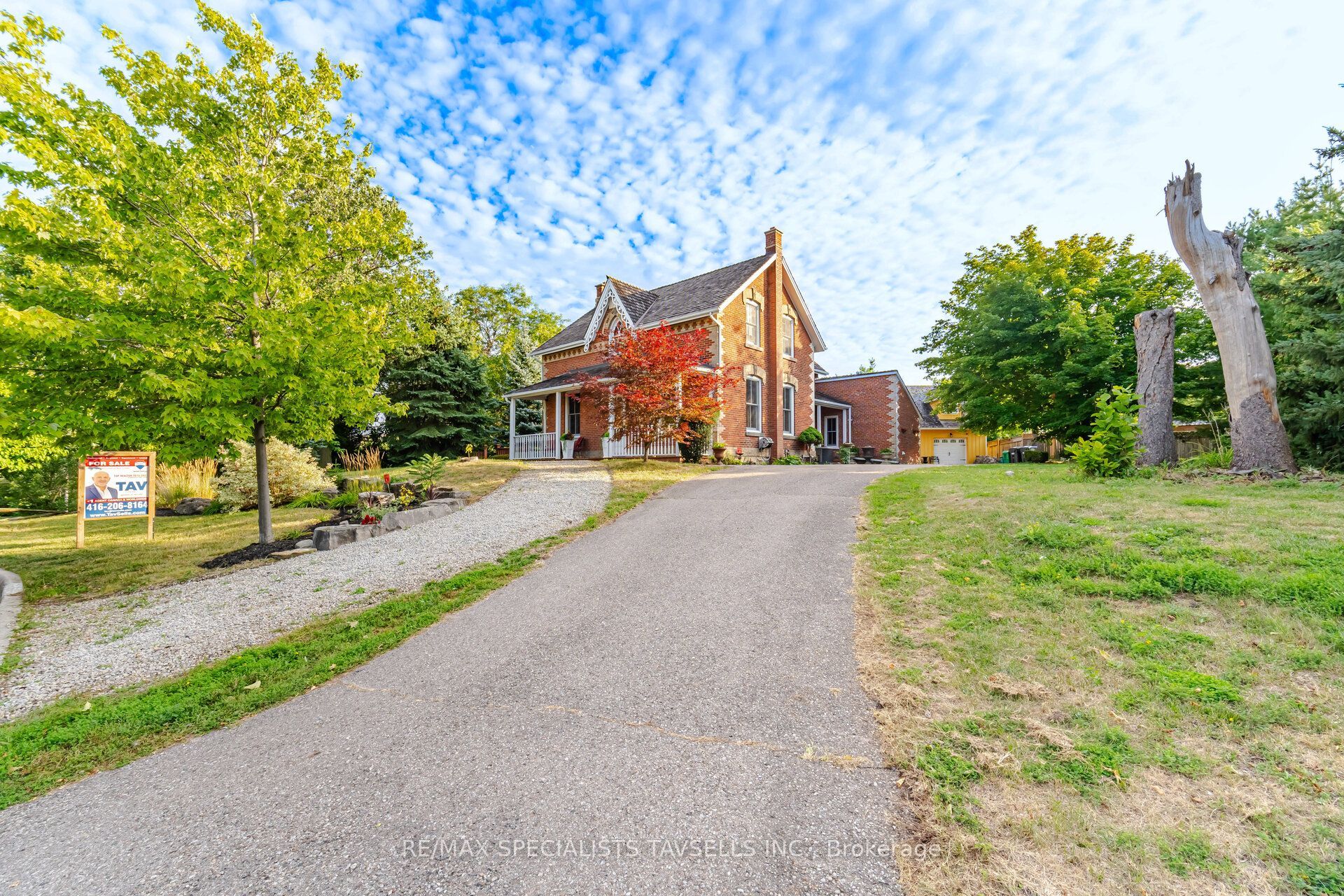 82 Cobblestone Court