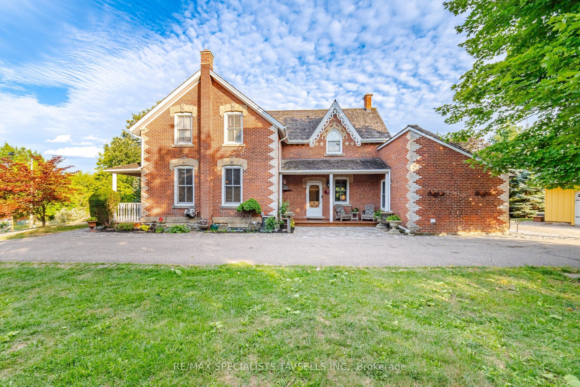 82 Cobblestone Court