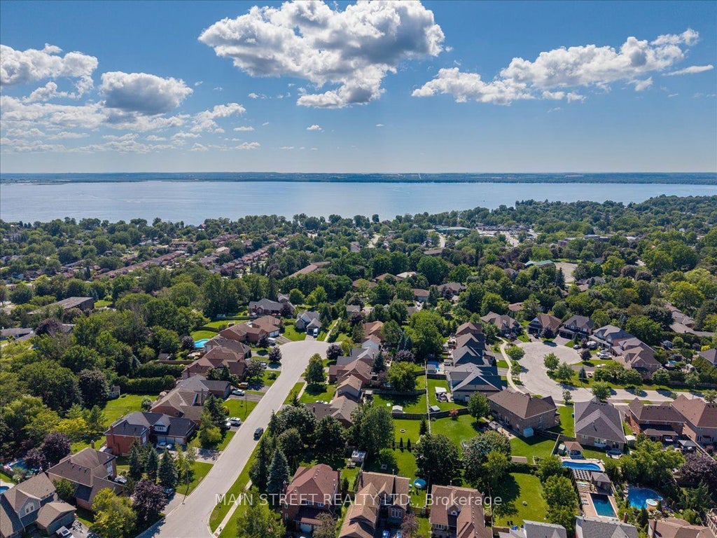 Photo of 49 Circle Ridge Drive, Georgina, ON L4P 2H2 (MLS # N13781370)