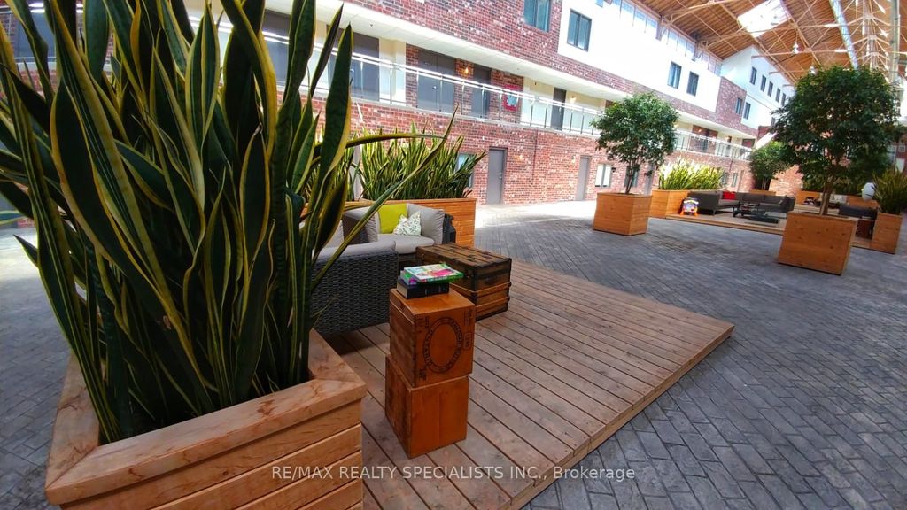 Photo of 1100 Landsdowne Avenue #201, Toronto, ON M6H 4K1 (MLS # W12933636)