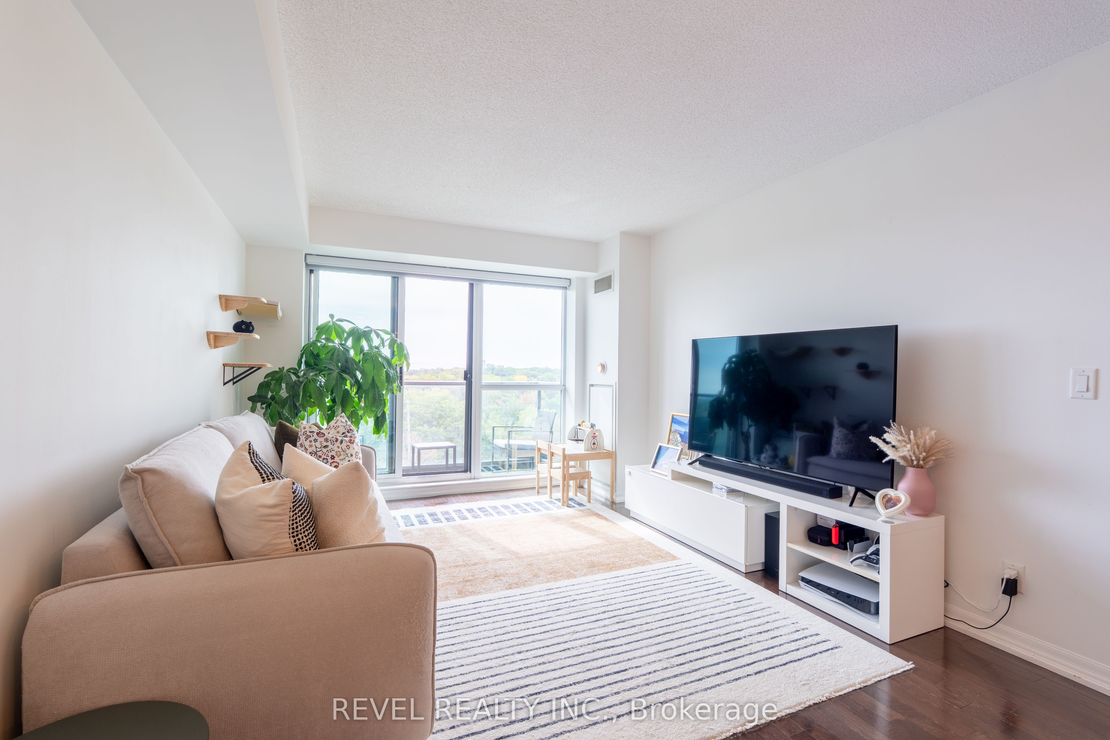 1403 Royal York Road 603