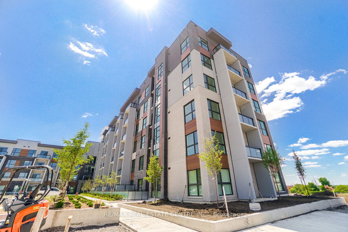 95 DUNDAS Street W 119