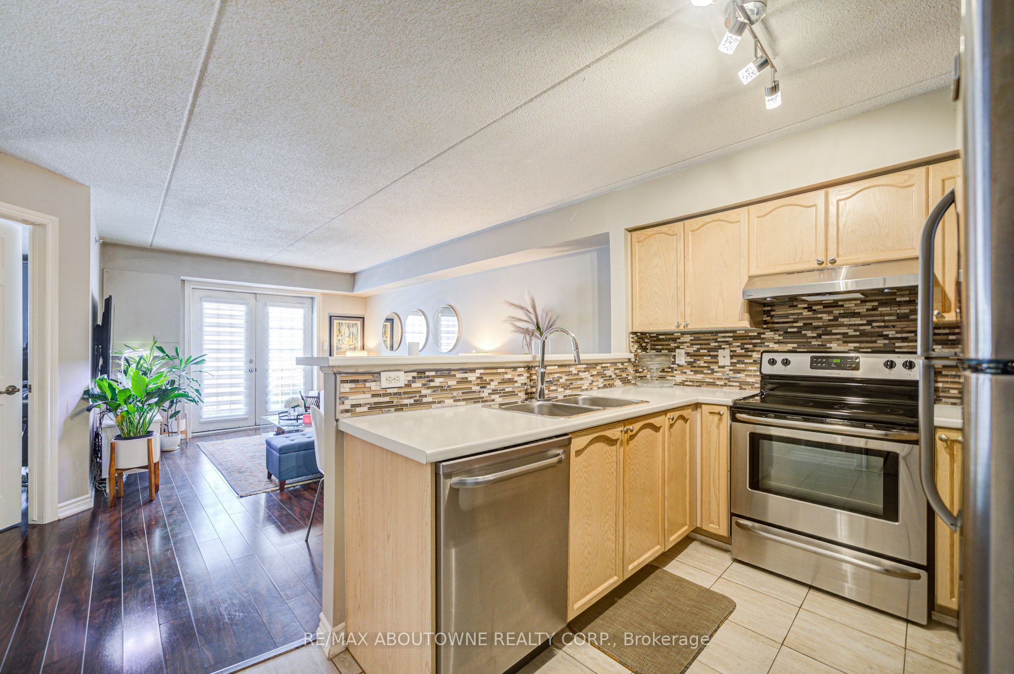 1490 Bishops Gate 109