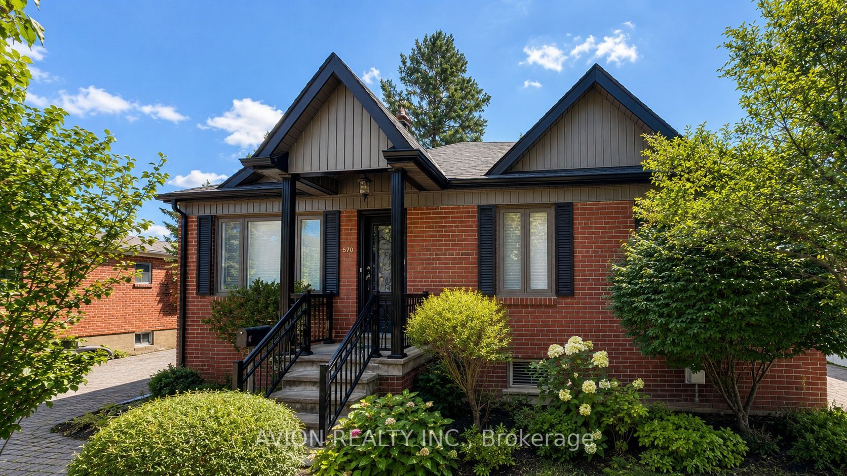 570 Exbury Crescent BSMT