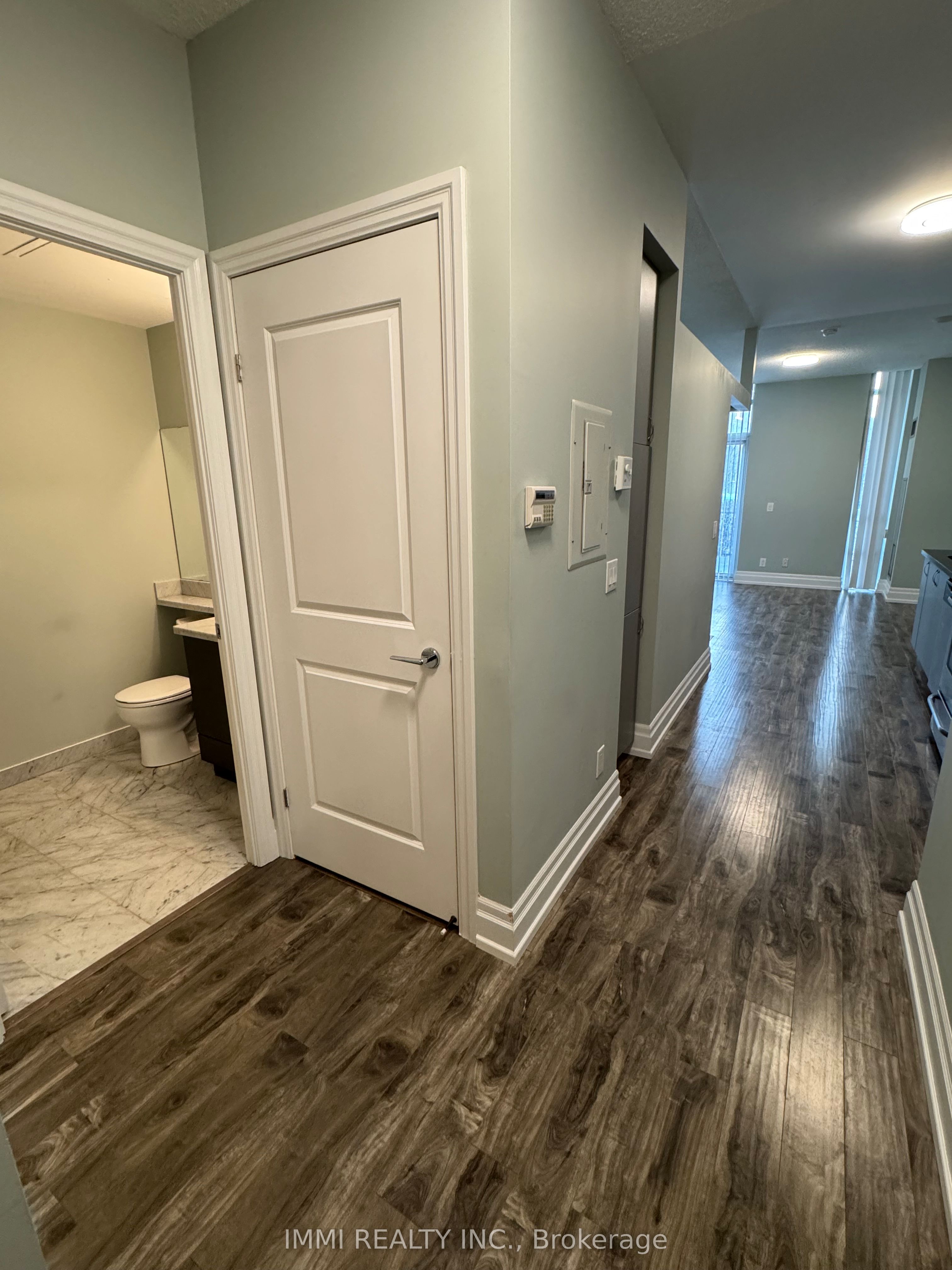 151 Upper Duke Crescent 112