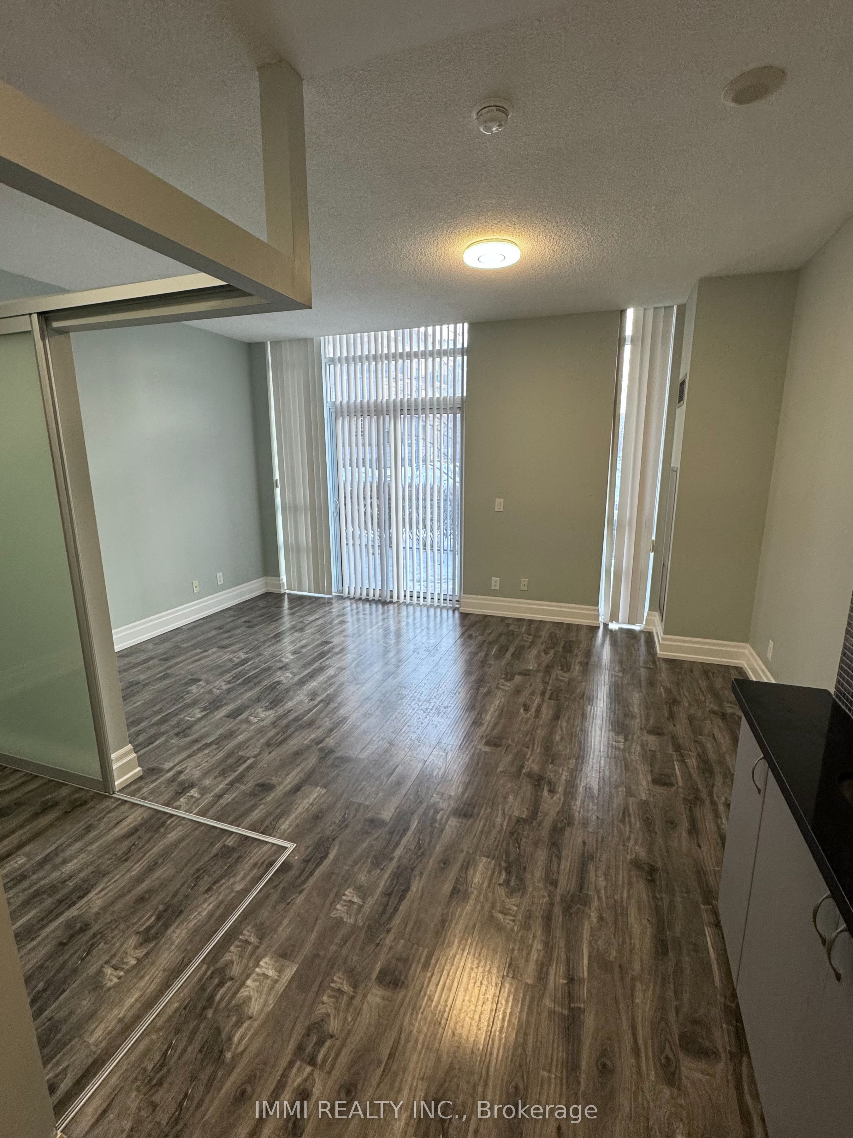 151 Upper Duke Crescent 112