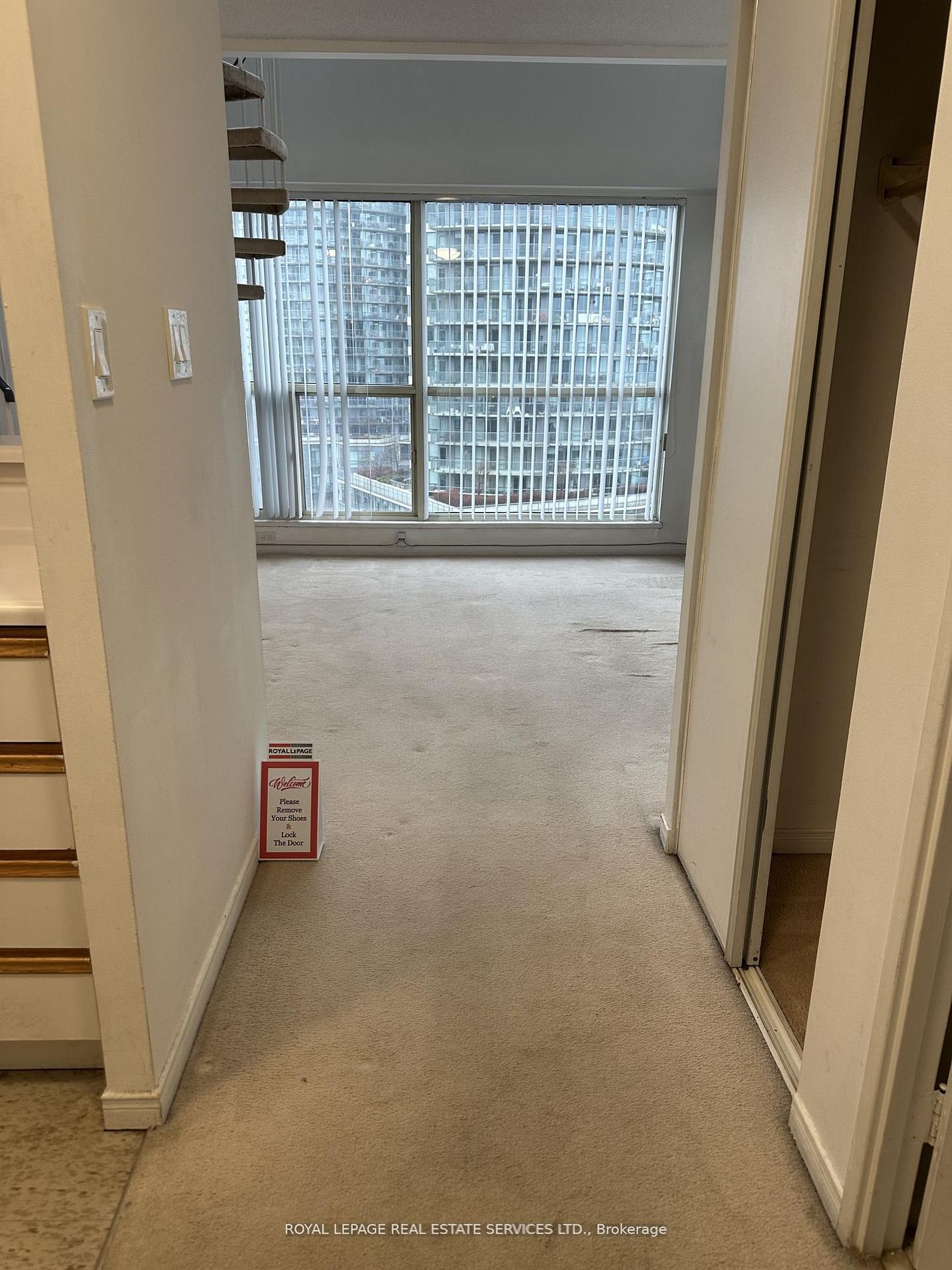 2261 Lake Shore Boulevard W 1105