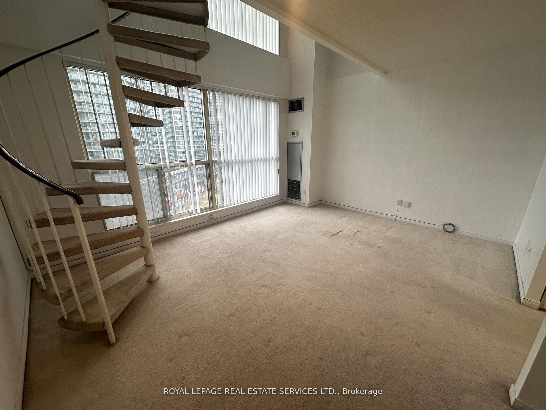 2261 Lake Shore Boulevard W 1105