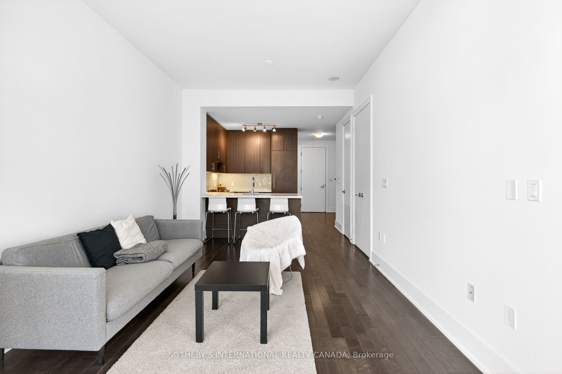 39 Queens Quay N/A E 816