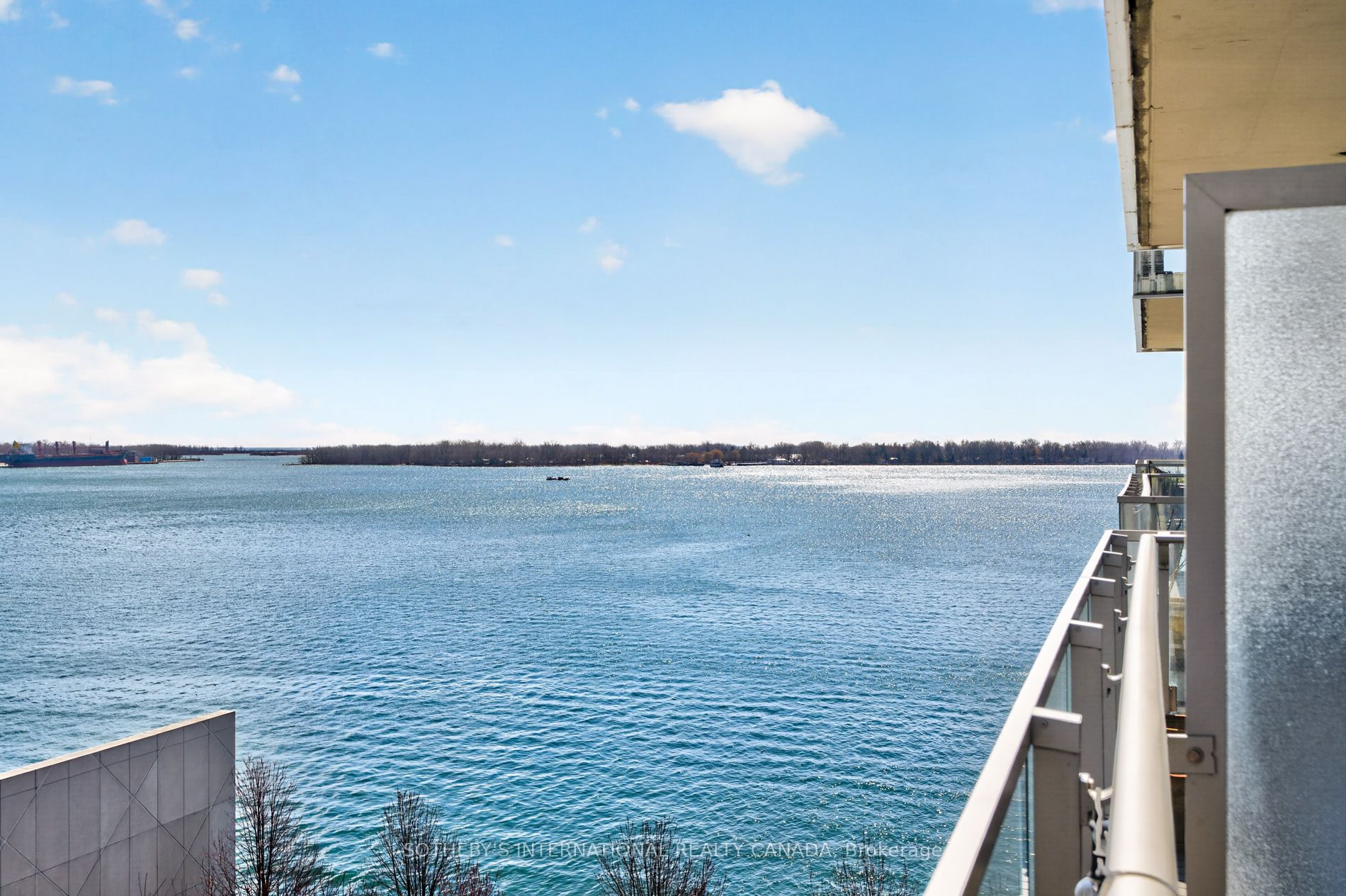 39 Queens Quay N/A E 816