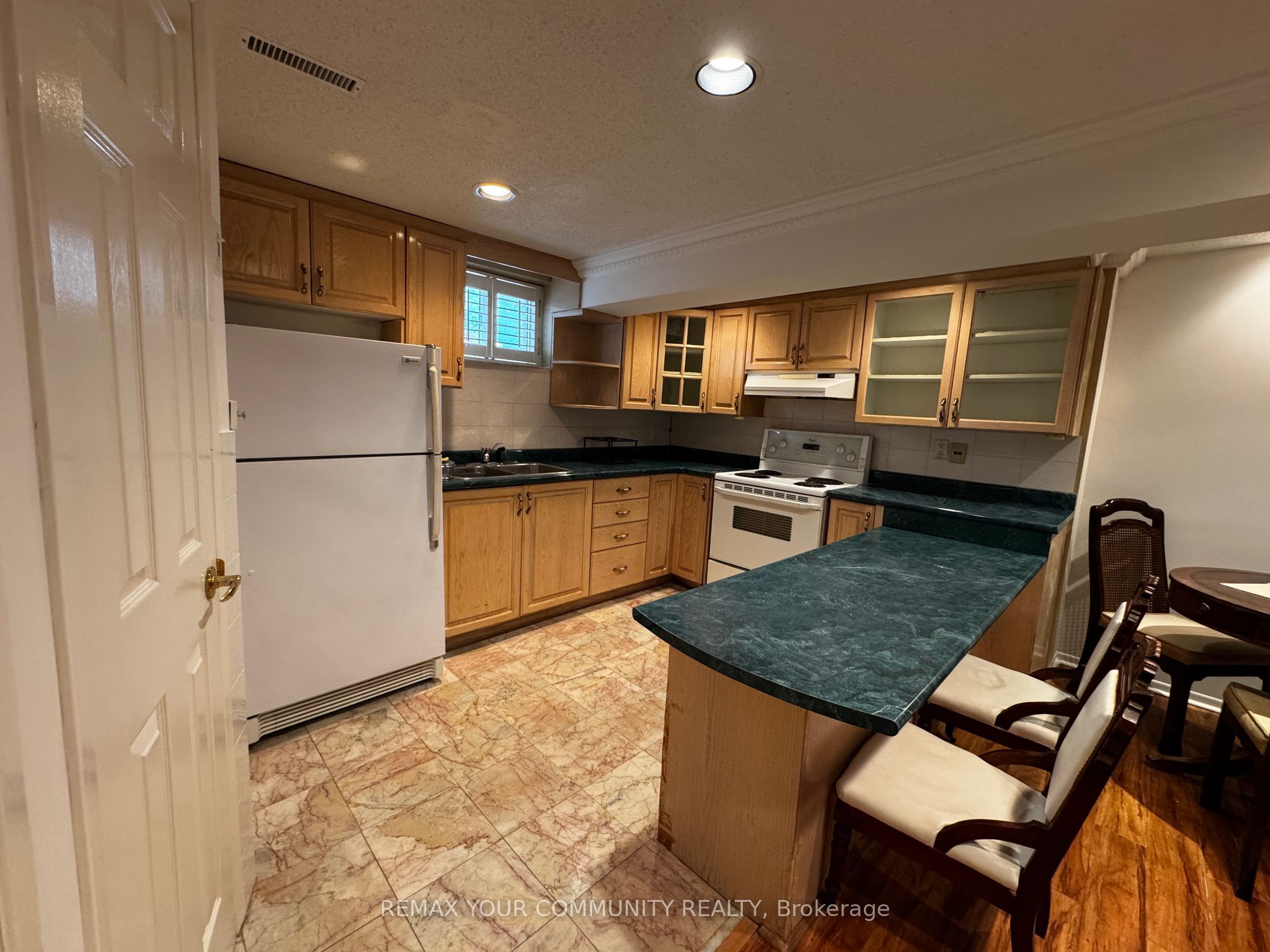 198 Stephen Street Basement