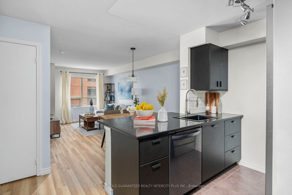 Photo of 60 Heintzman Street #934, Toronto, ON M6P 5A1 (MLS # W12491316)