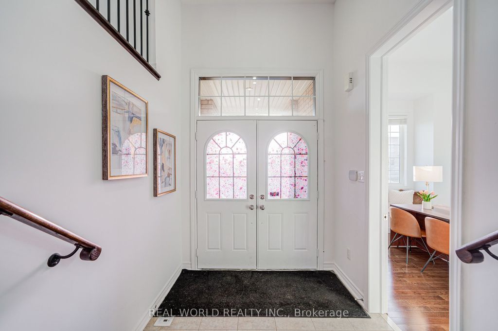 Photo of 247 Selwyn Road, Richmond Hill, ON L4E 0R4 (MLS # N13139494)
