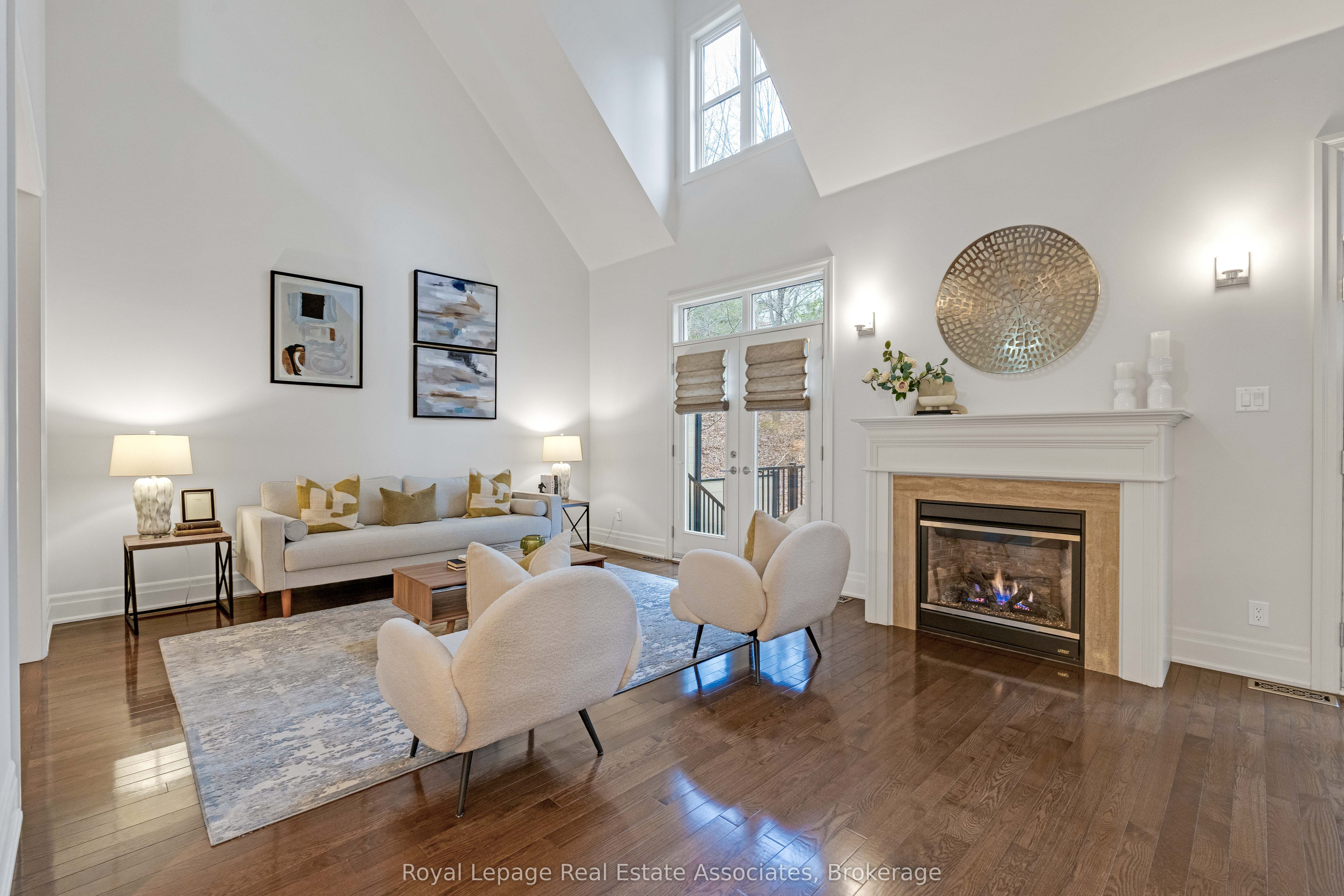 1915 Broad Hollow Gate 103