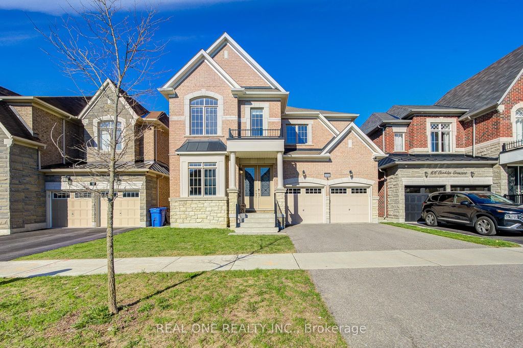 Photo of 100 Conklin Crescent, Aurora, ON L4G 0Z2 (MLS # N13082298)