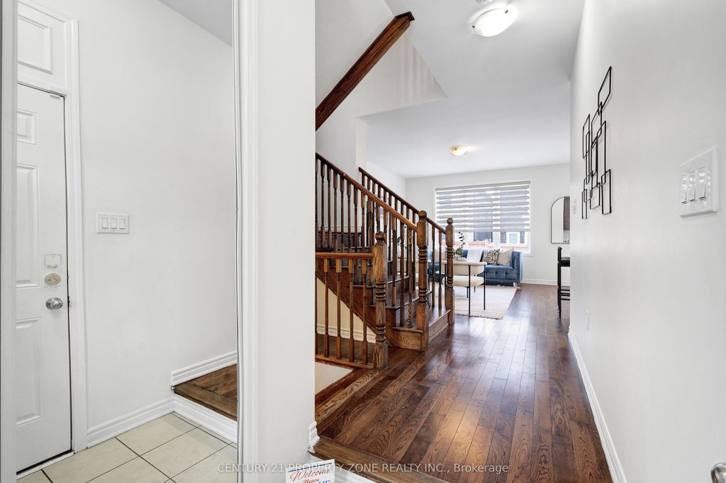 Photo of 13 Boothill Drive N, Brampton, ON L7A 0A9 (MLS # W12614596)