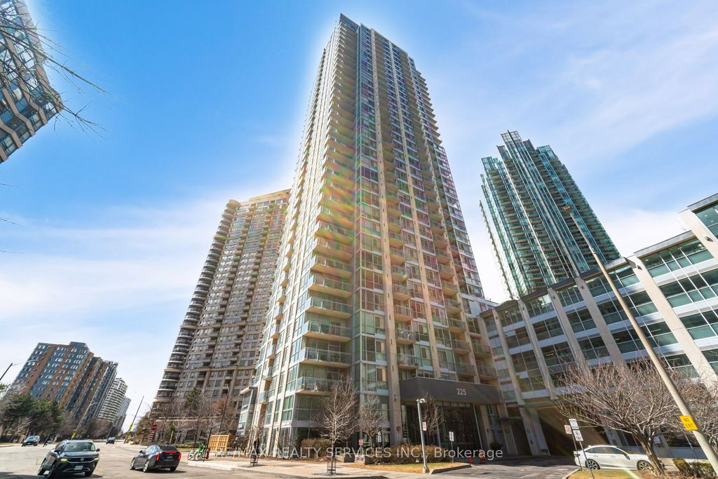 Photo of 225 Webb Drive #810, Mississauga, ON L5B 4P2 (MLS # W13015254)