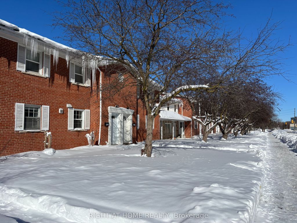 Photo of 266 Westcourt Place, Waterloo, ON N2L 2R7 (MLS # X12760314)