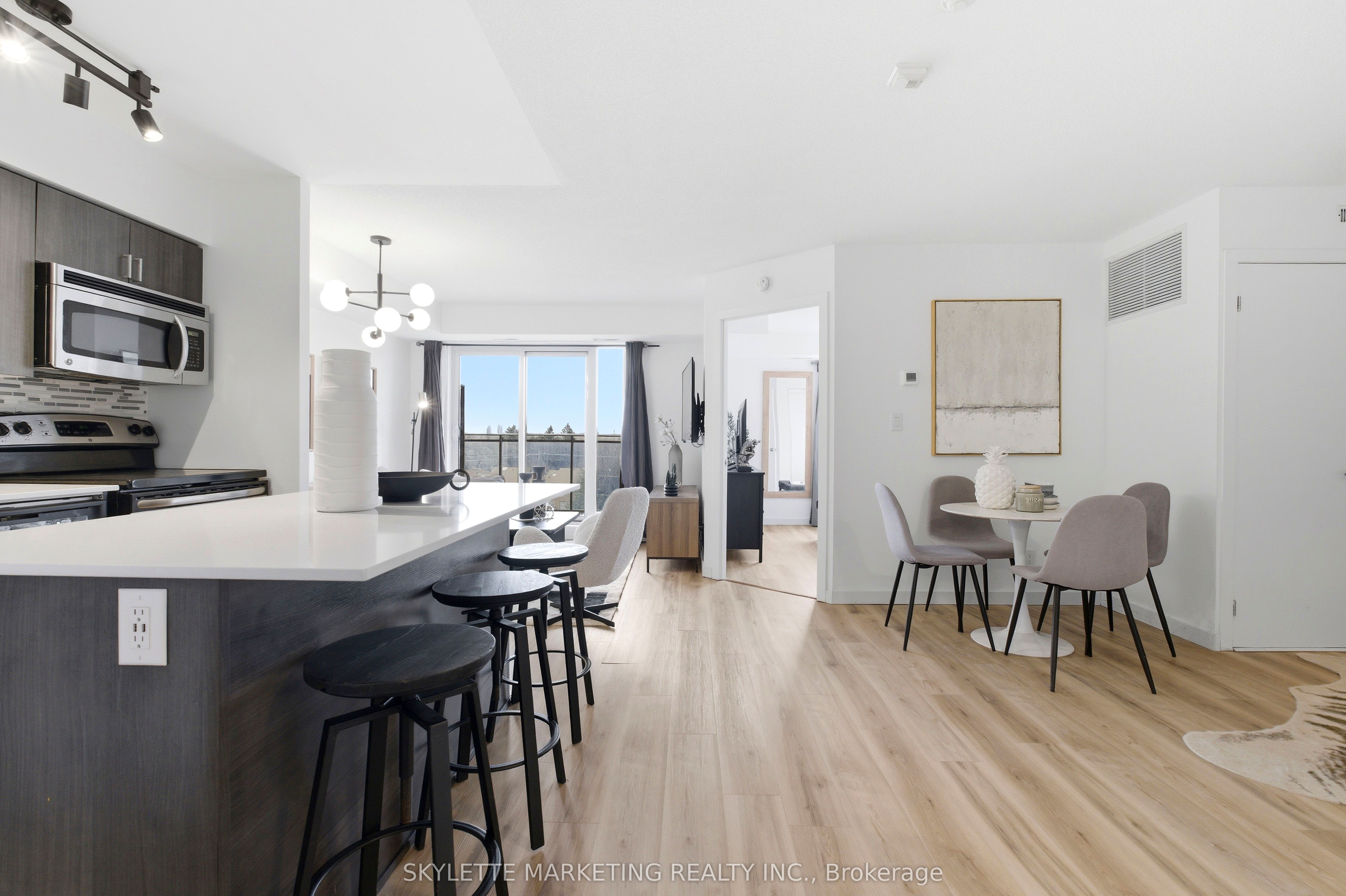 801 Sheppard Avenue W 701