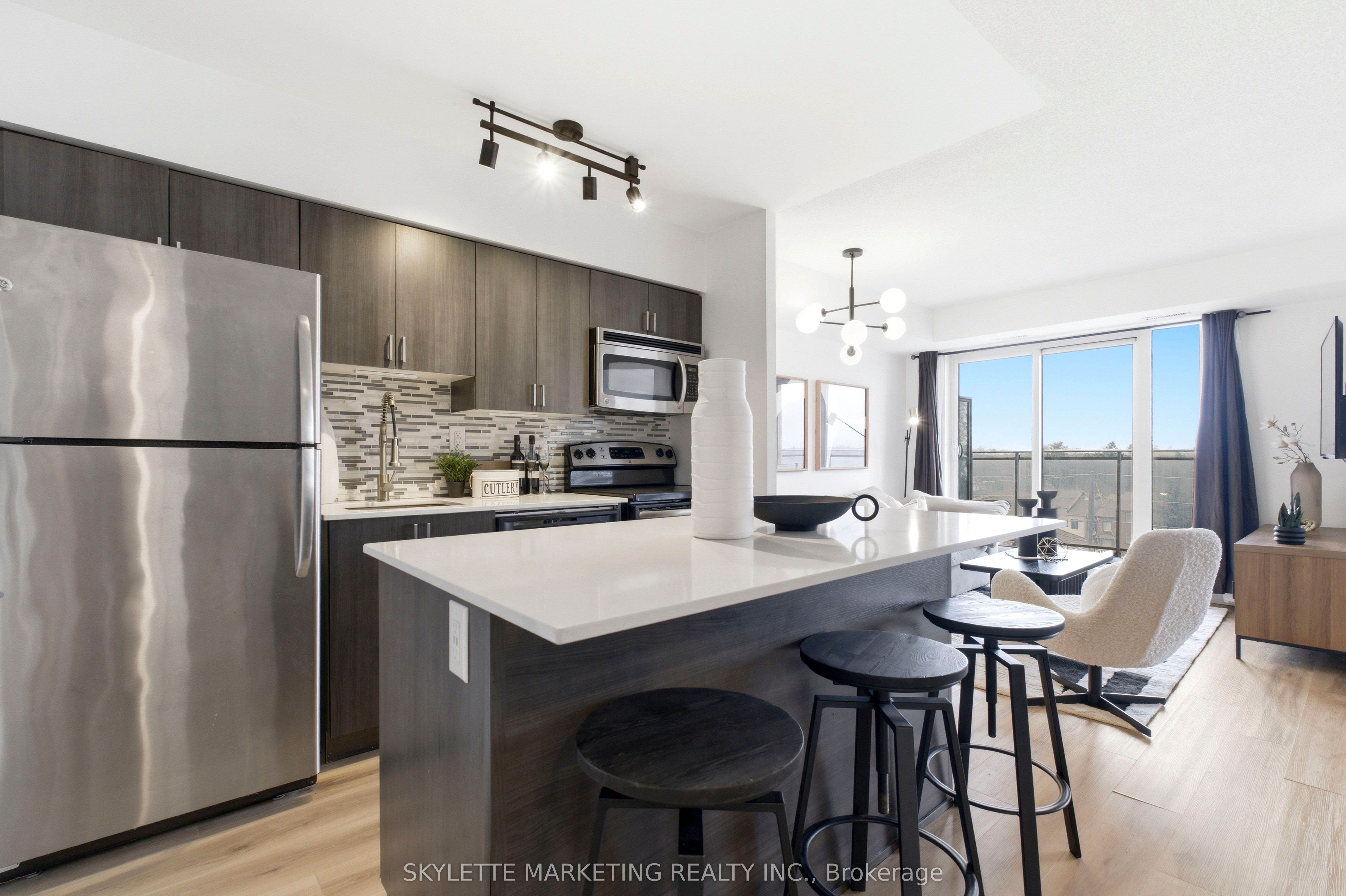801 Sheppard Avenue W 701
