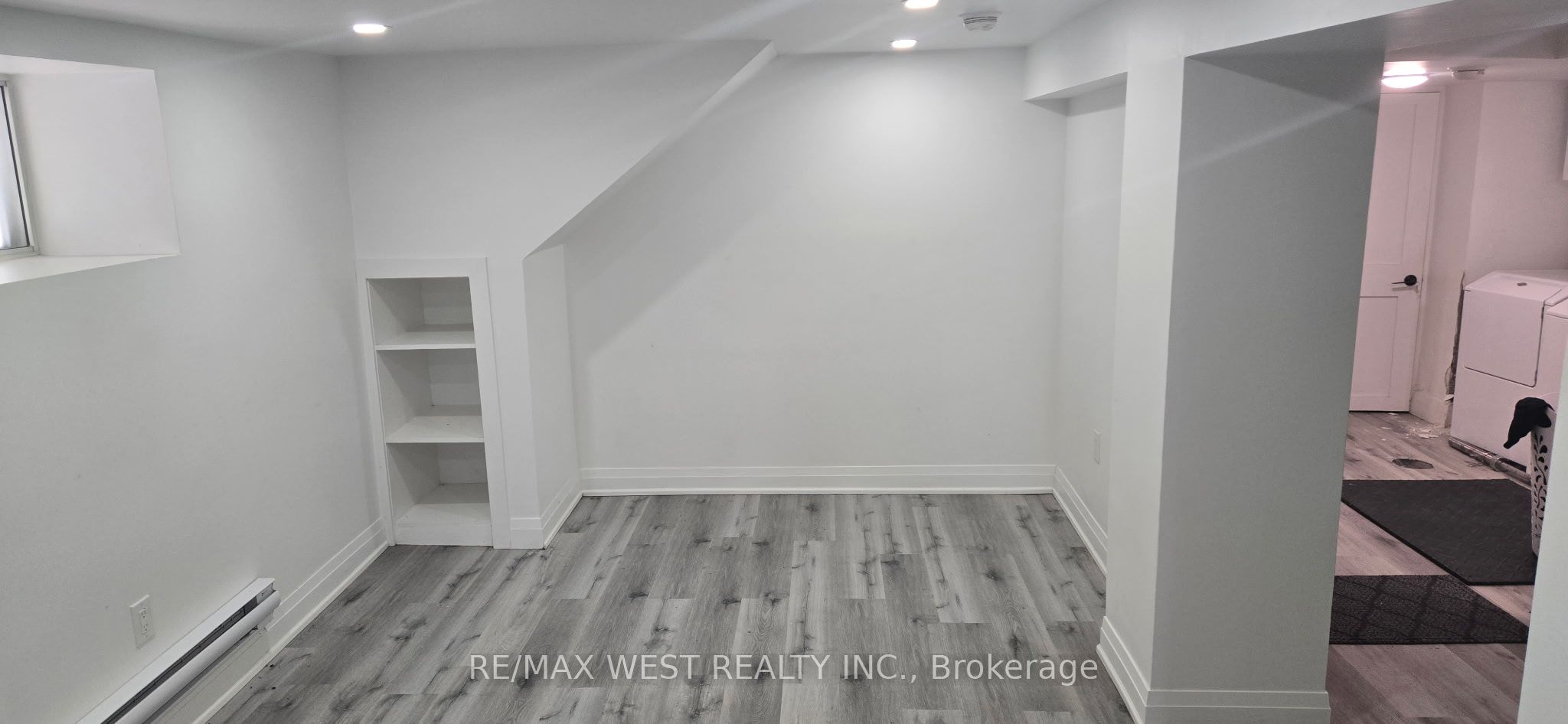 450 Glenlake Avenue Lower