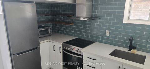 450 Glenlake Avenue Lower Toronto ON M6P 1G8