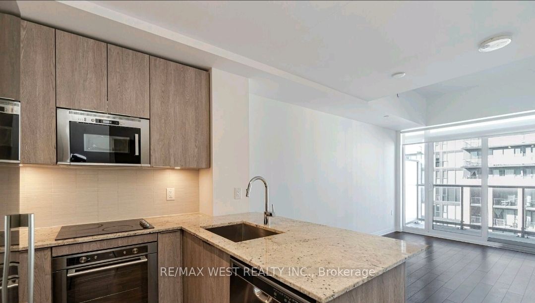 99 Eagle Rock Way 827