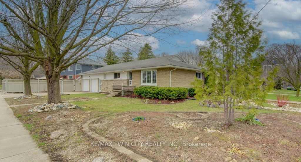 Photo of 196 Lourdes Street, Waterloo, ON N2L 1N7 (MLS # X13054724)