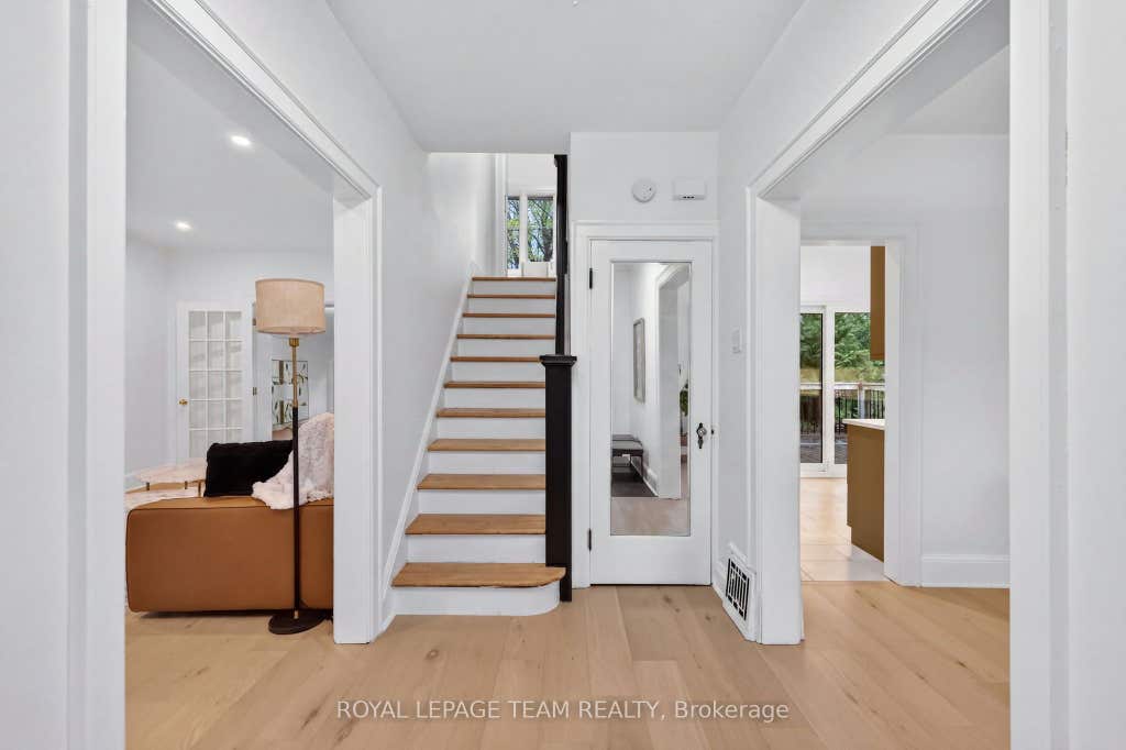 Photo of 131 Acacia Avenue, New Edinburgh - Lindenlea, ON K1M 0R2 (MLS # X13546160)