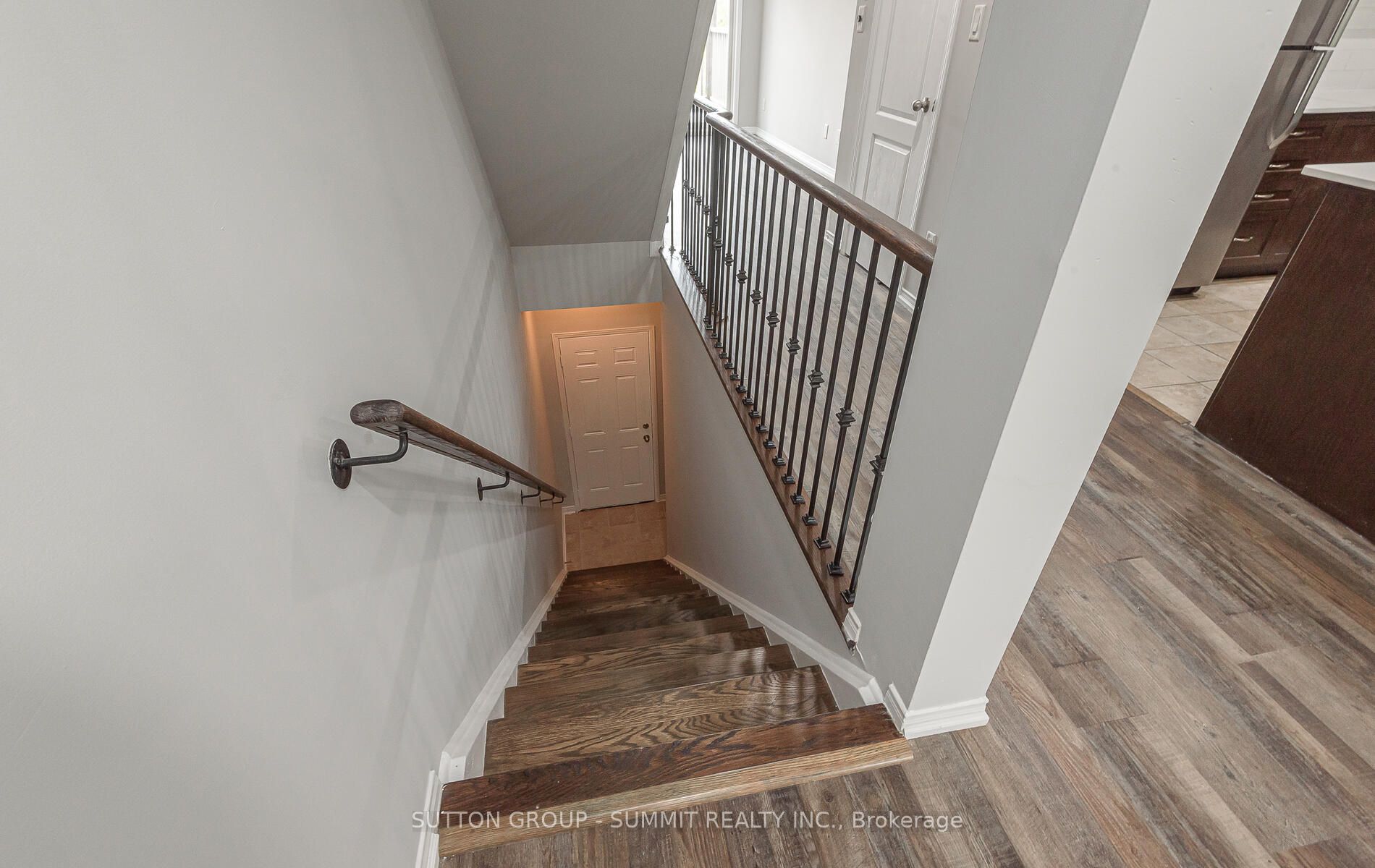 3088 Thomas Street 8