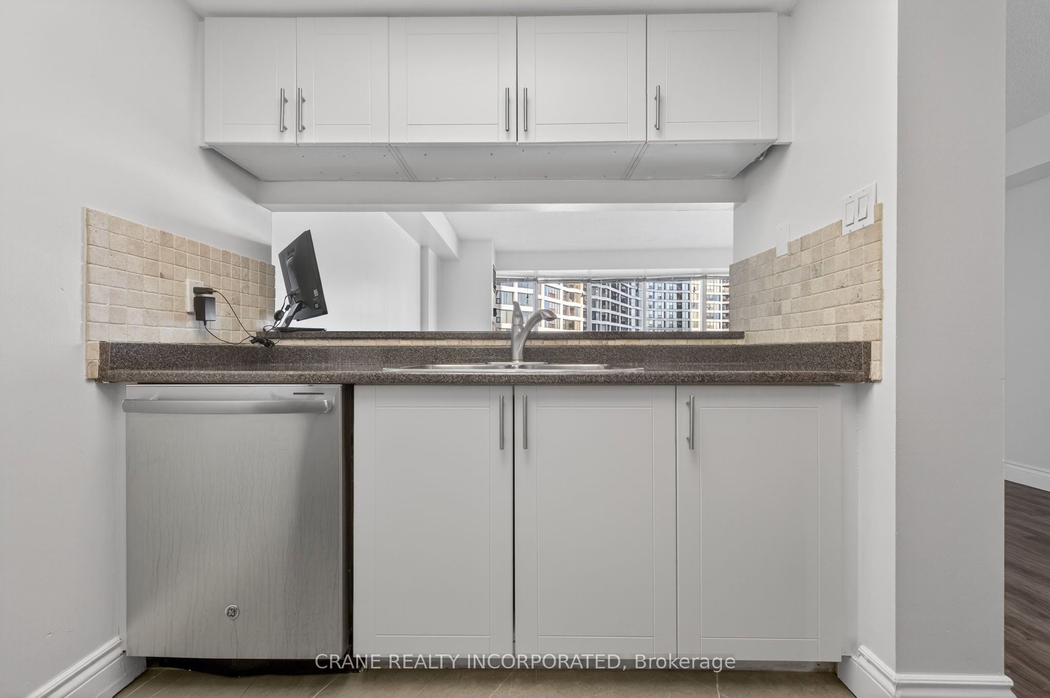 77 Harbour Square 1605