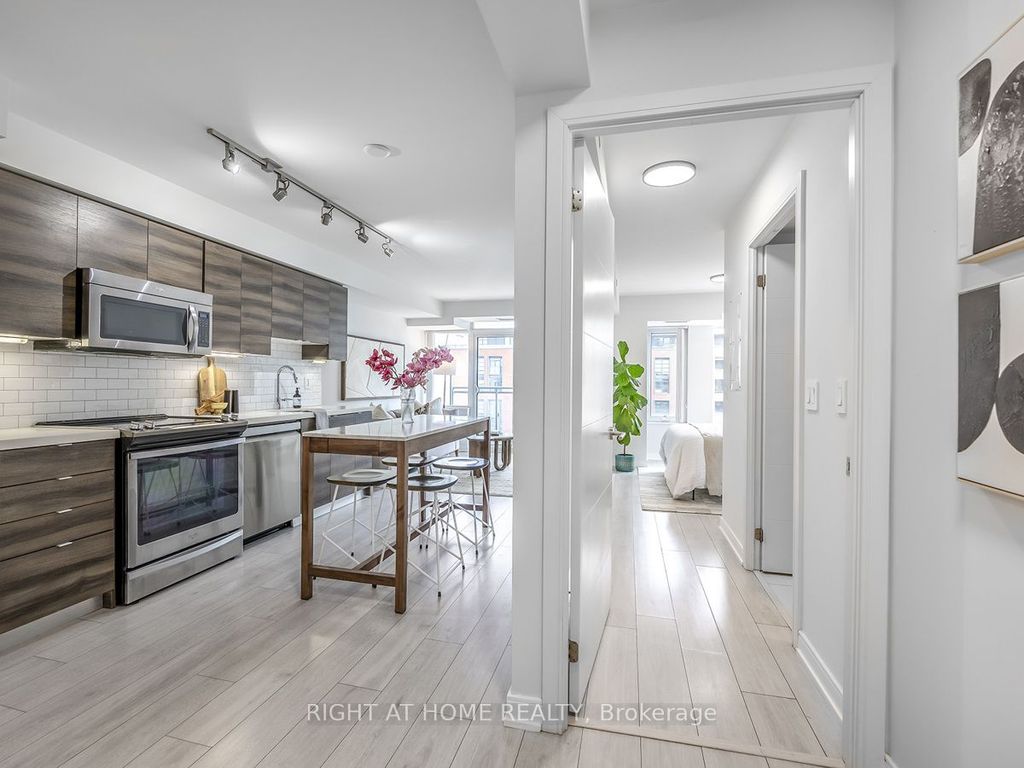 Photo of 525 Adelaide Street W #1622, Toronto, ON M5V 0N7 (MLS # C12986572)