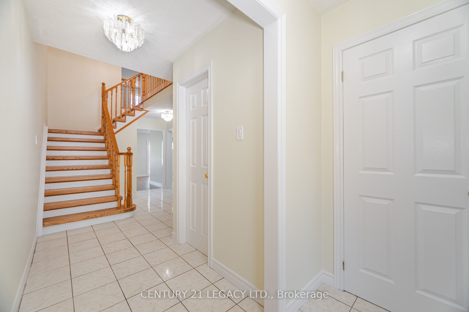 3182 Bracknell Crescent