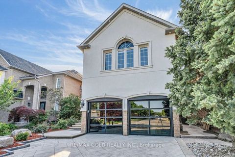 2293 Woodcrest Drive Oakville ON L6M 4C5