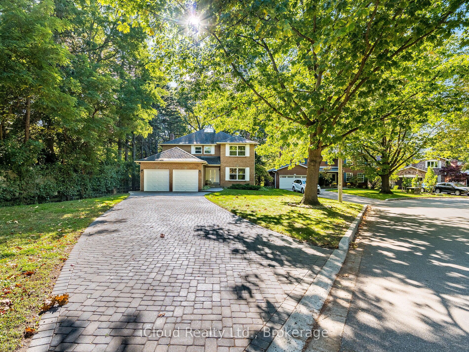 1529 Ballyclare Drive