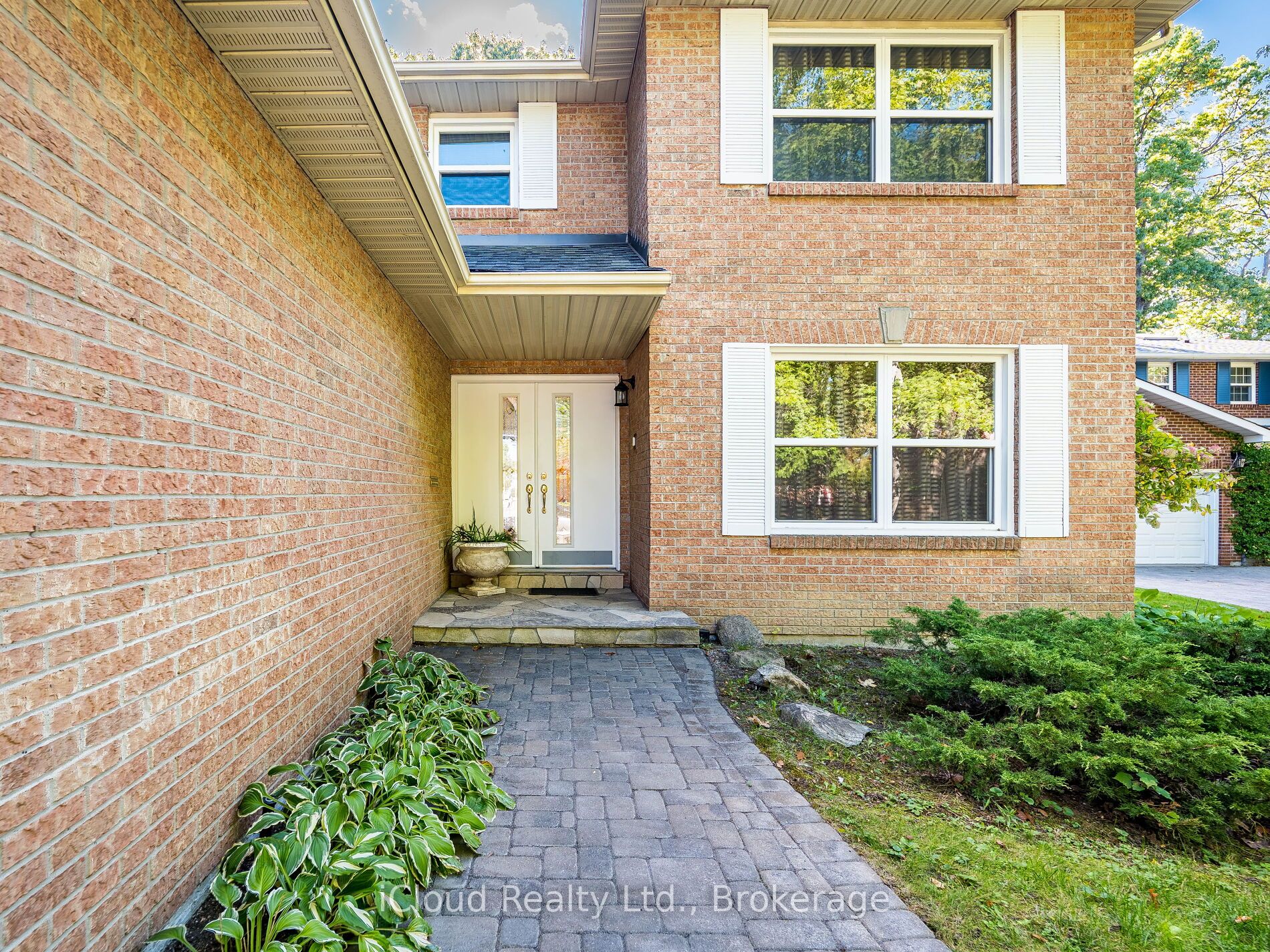 1529 Ballyclare Drive