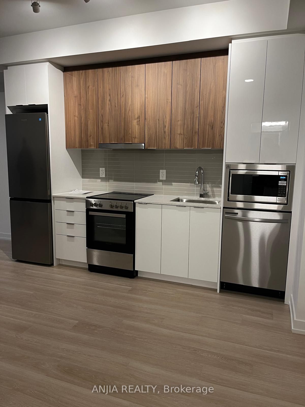 9763 Markham Road A301