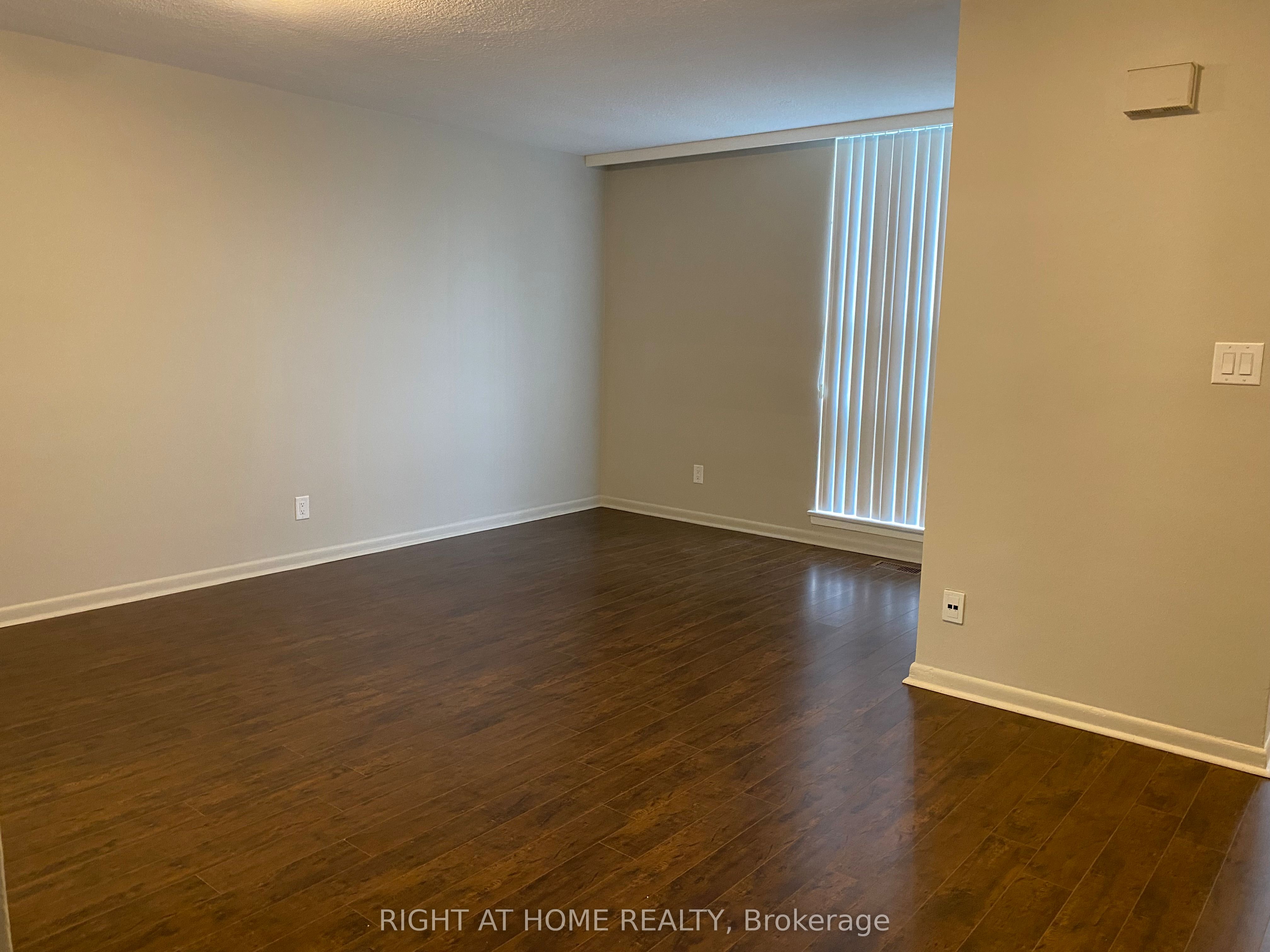 3230 The Credit Woodlands N/A