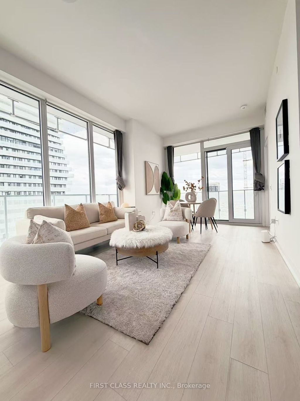 Photo of 3900 Confederation Parkway, Mississauga, ON L5B 0M3 (MLS # W13106478)