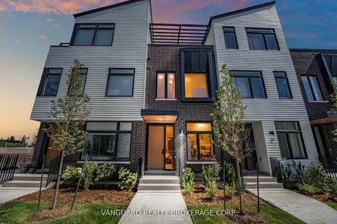 15 Lou Parsons Way 21 Mississauga ON L5H 0B2