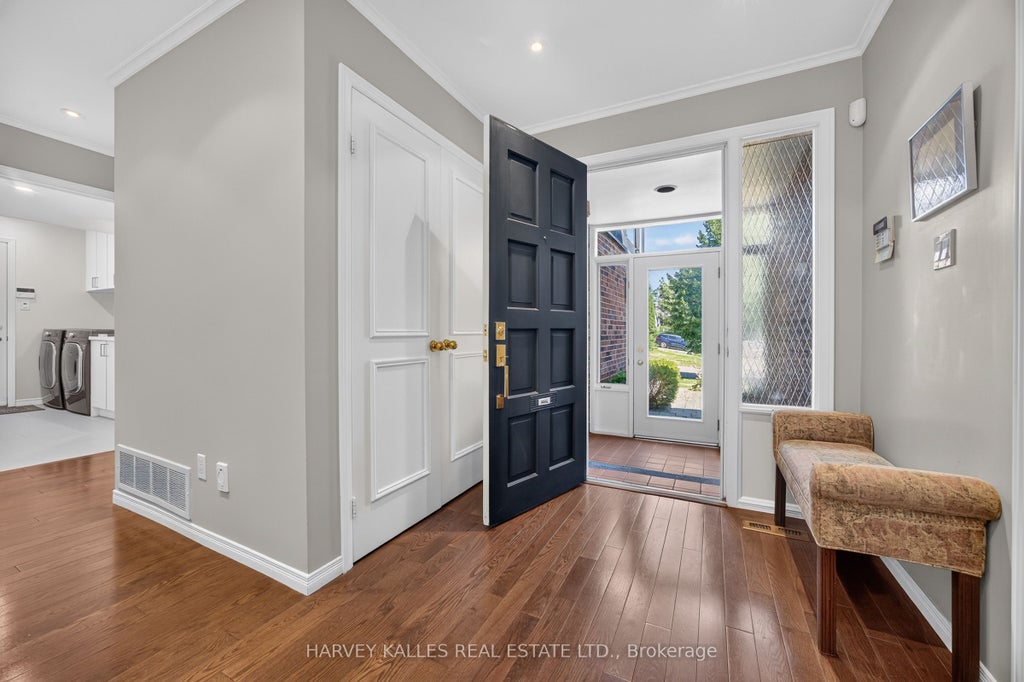 Photo of 23 Pinnacle Road, Toronto, ON M2L 2V6 (MLS # C13601090)