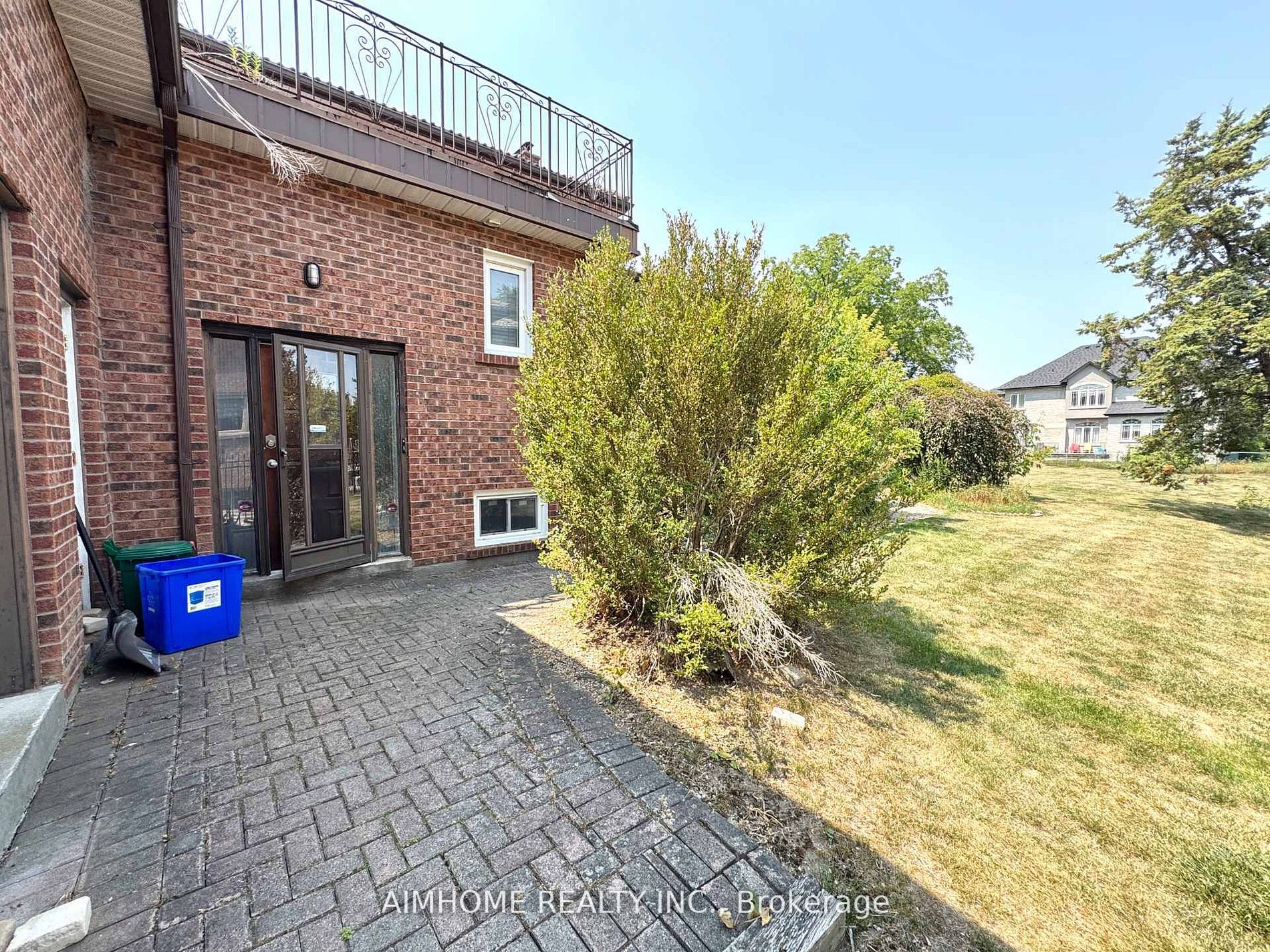 38 Lee (BSMT-1) Avenue