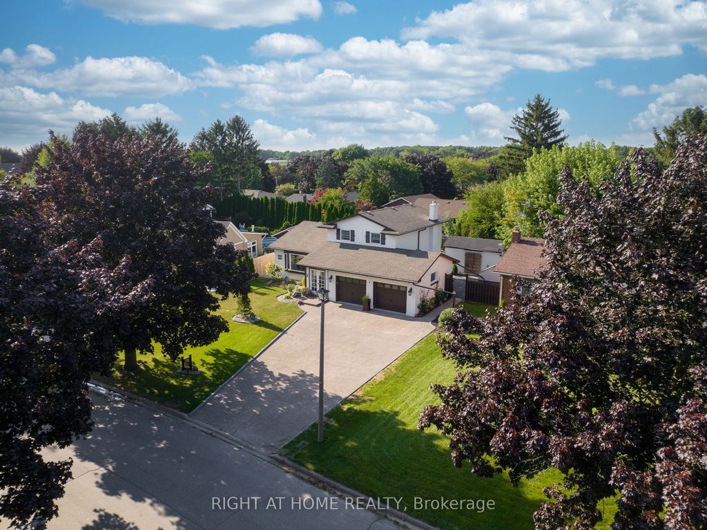 Photo of 5 Lower Canada Drive, Niagara-on-the-Lake, ON L0S 1J0 (MLS # X12882022)