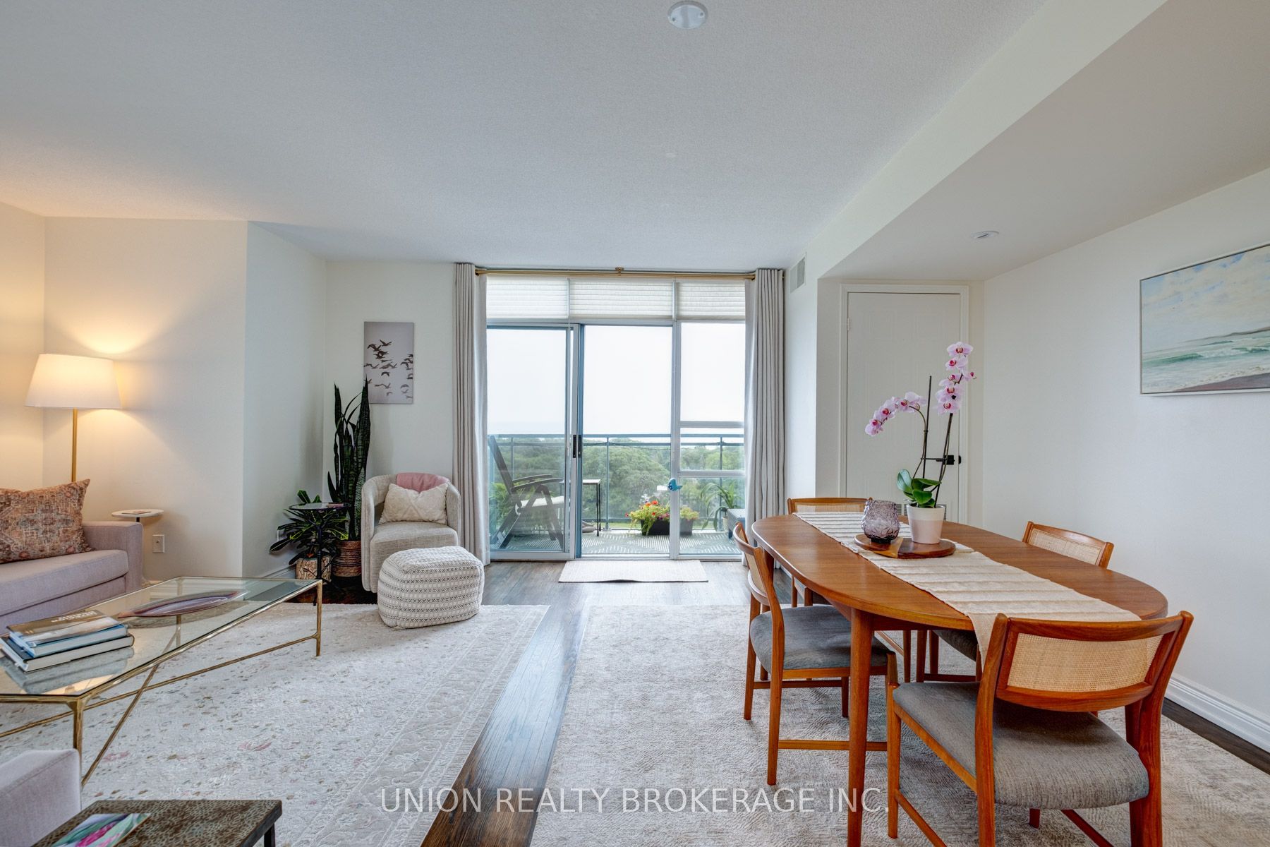 1093 Kingston Road 1204
