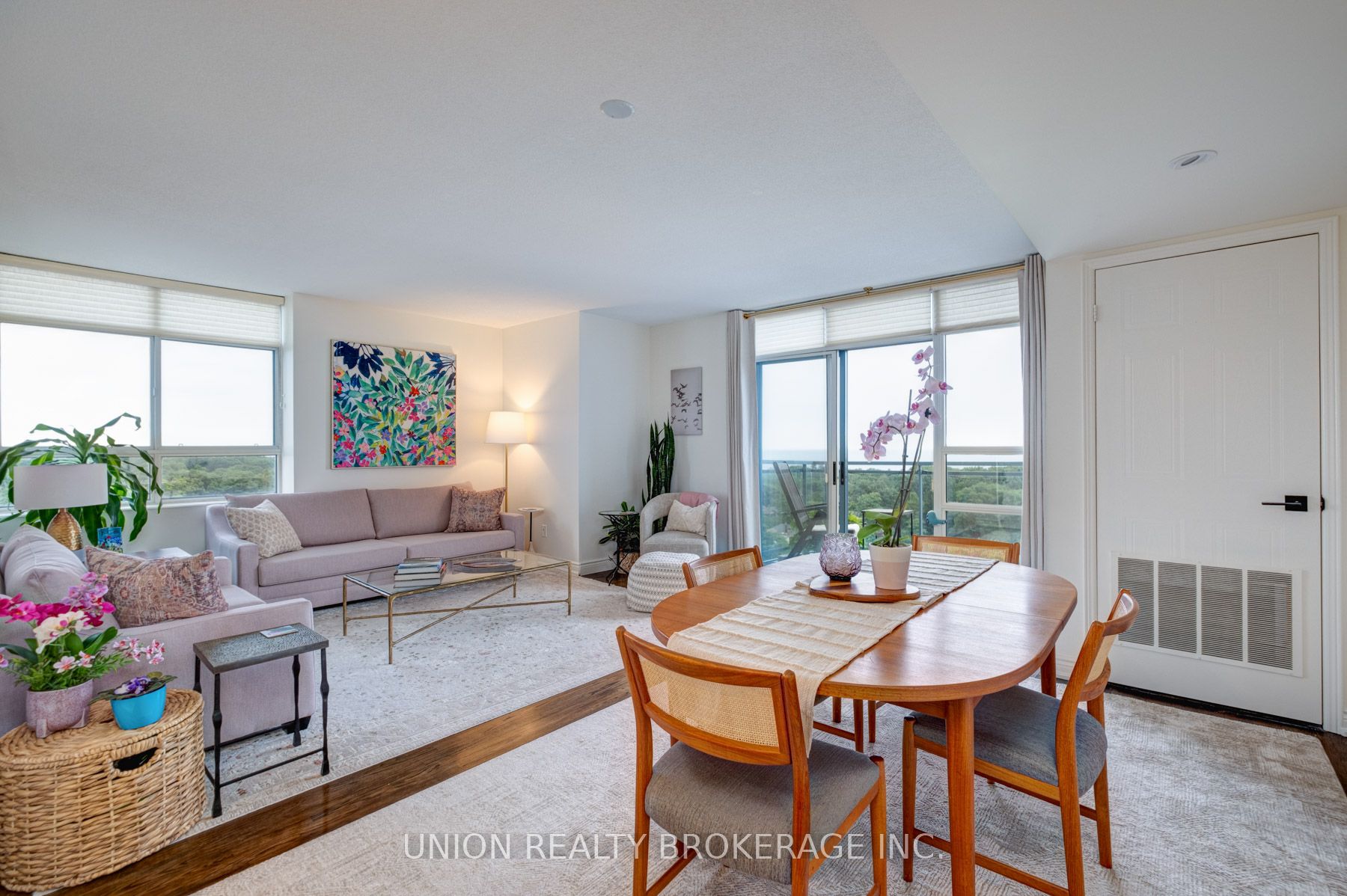1093 Kingston Road 1204