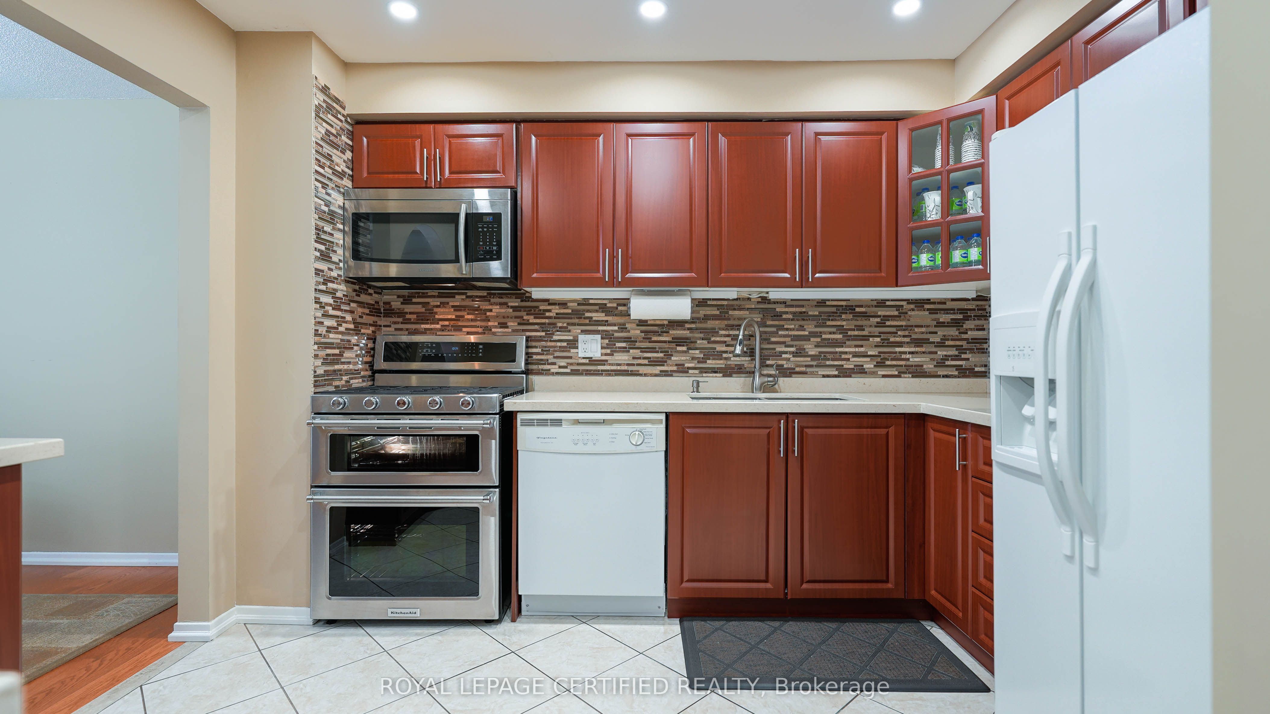 7242 Corrine Crescent