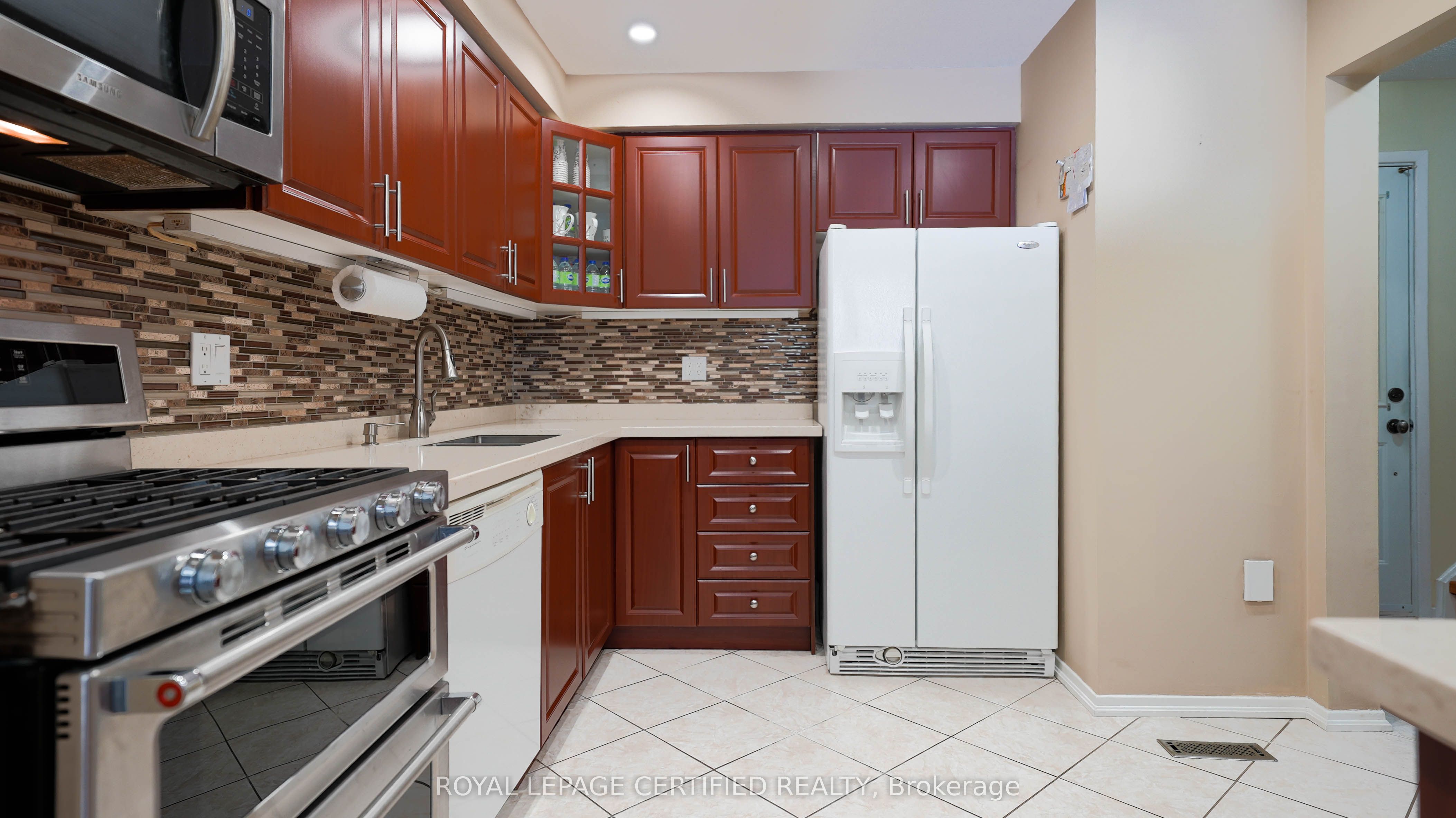 7242 Corrine Crescent