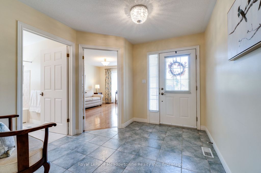 Photo of 20 Arbordale Walk, Guelph, ON N1C 4X7 (MLS # X12881234)